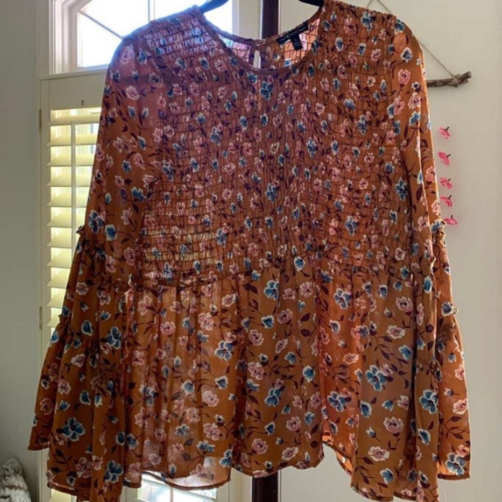 Floral flowy shirt